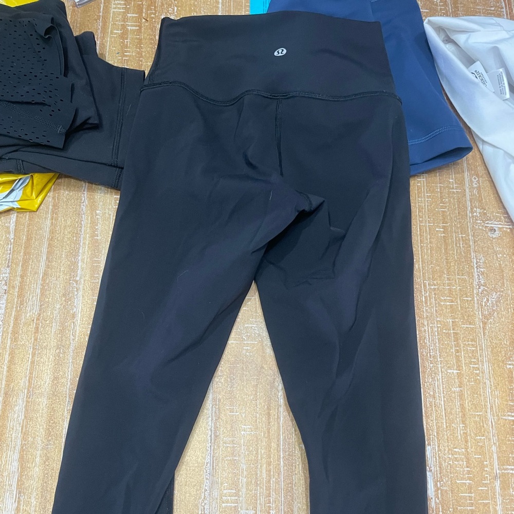 Black cropped lulu leggings size 2